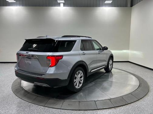 ICONIC SILVER 2020 Ford Explorer XLT