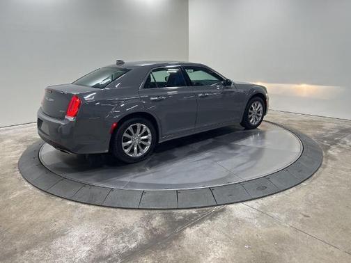 2019 Chrysler 300 LIMITED