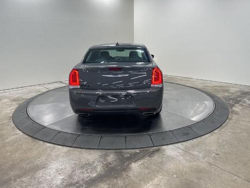 2019 Chrysler 300 LIMITED