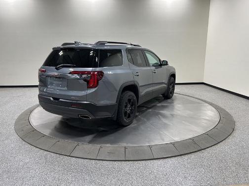 2022 GMC Acadia AT4