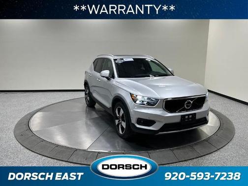 Bright Silver Metallic 2019 Volvo XC40 T5 MOMENTUM