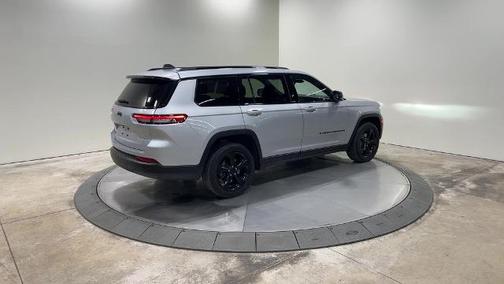 2021 Jeep Grand Cherokee LAREDO