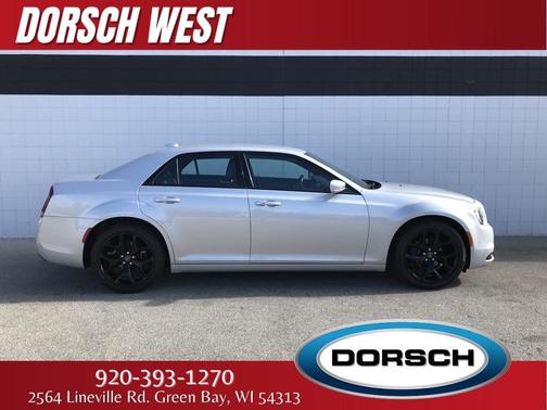 Photo 2 of 48 of 2021 Chrysler 300 S
