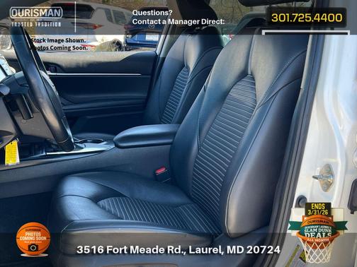 Super White 2019 Toyota Camry SE