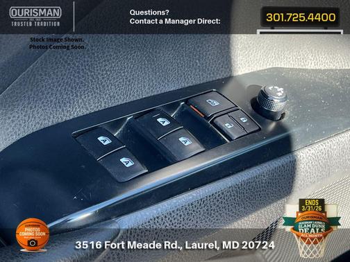 Super White 2019 Toyota Camry SE