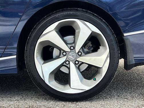 2019 Honda Accord Touring 2.0T