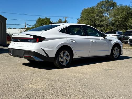 2026 Hyundai SONATA SE