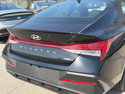 Abyss Black 2026 Hyundai ELANTRA HEV SEL Sport