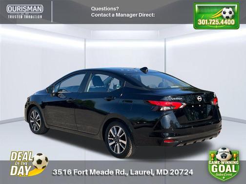 Super Black 2023 Nissan Versa 1.6 SV