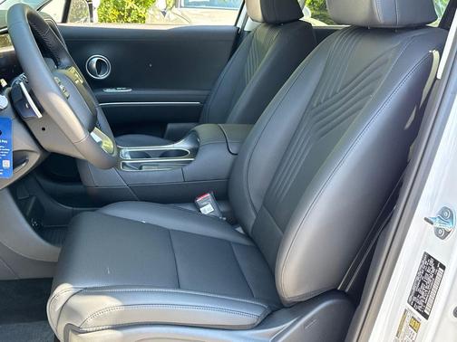 White Pearl 2026 Hyundai Palisade Hybrid SEL Premium 7P