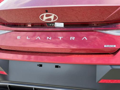2025 Hyundai ELANTRA HEV Limited