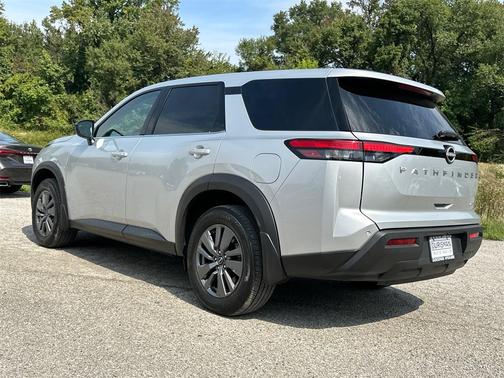 2024 Nissan Pathfinder S 4WD
