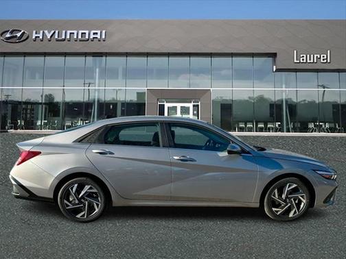 2025 Hyundai ELANTRA SEL