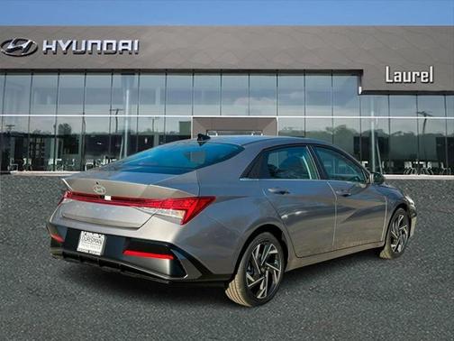 2025 Hyundai ELANTRA SEL