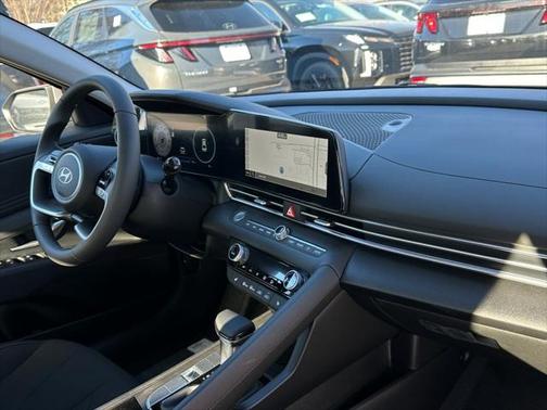 2025 Hyundai ELANTRA SEL