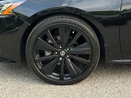 2022 Nissan Altima SR FWD