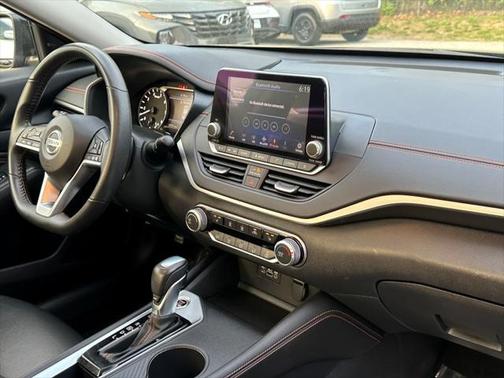 2022 Nissan Altima SR FWD