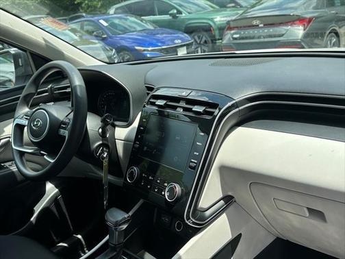 2023 Hyundai TUCSON SE