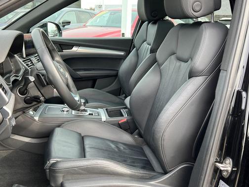 2020 Audi Q5 45 Titanium Premium