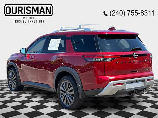 2023 Nissan Pathfinder SL 4WD