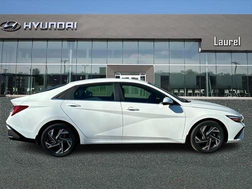 2025 Hyundai ELANTRA SEL