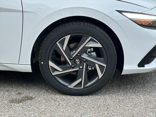 2025 Hyundai ELANTRA Sport