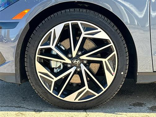 2025 Hyundai IONIQ 6 SEL