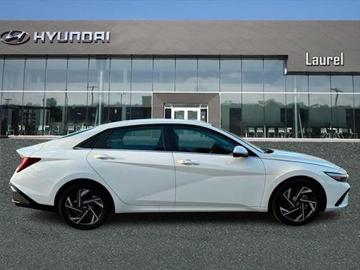 2025 Hyundai ELANTRA SEL