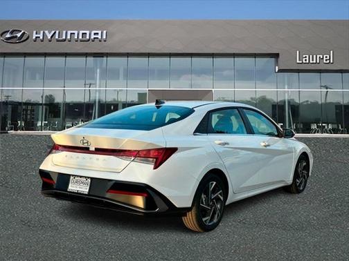 2025 Hyundai ELANTRA SEL