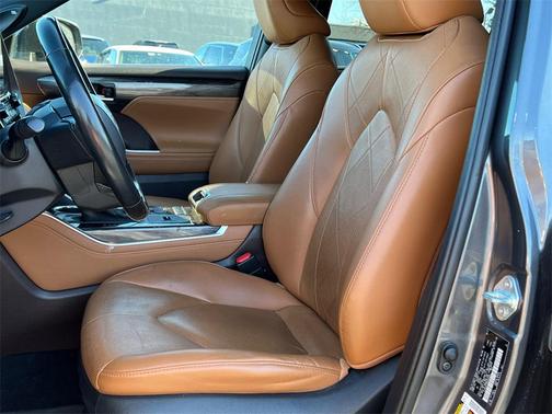 2021 Toyota Highlander Hybrid Platinum