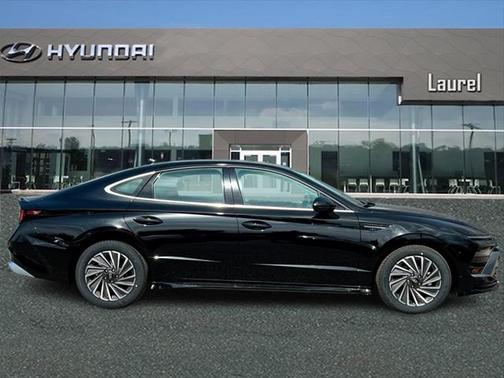 2025 Hyundai SONATA Hybrid SE