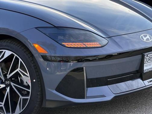 2025 Hyundai IONIQ 6 SE