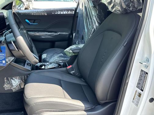 Atlas White 2026 Hyundai KONA Limited