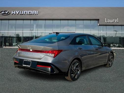 2025 Hyundai ELANTRA Limited
