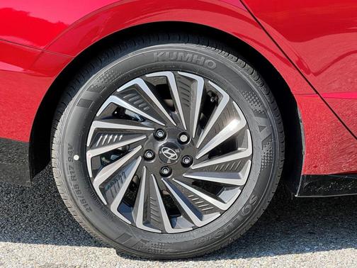 2025 Hyundai SONATA Hybrid SE