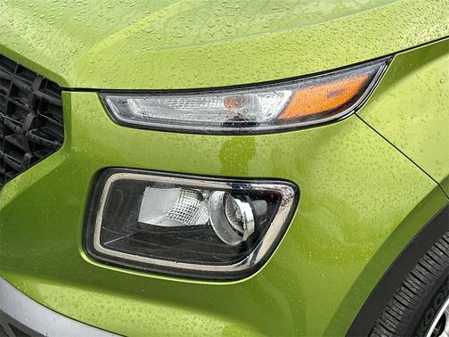 2023 Hyundai VENUE SE