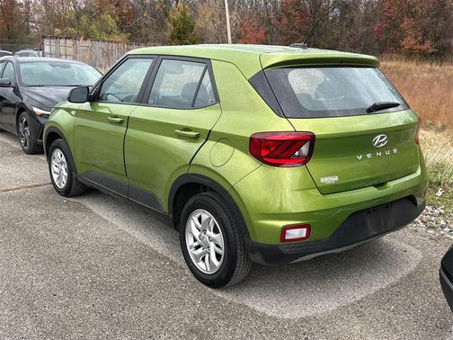 2023 Hyundai VENUE SE