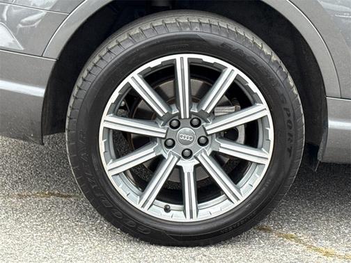 2019 Audi Q7 55 Premium Plus