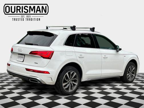 Ibis White 2023 Audi Q5 45 S line Premium Plus