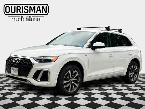 Ibis White 2023 Audi Q5 45 S line Premium Plus