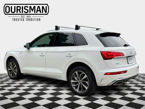Ibis White 2023 Audi Q5 45 S line Premium Plus