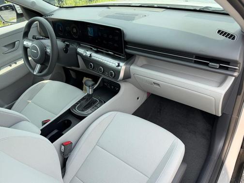 Gray 2027 Hyundai KONA SE