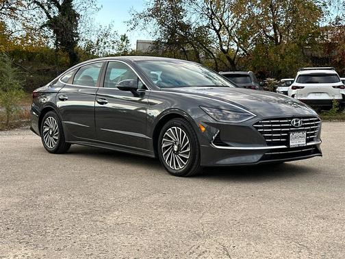 2023 Hyundai SONATA Hybrid SE
