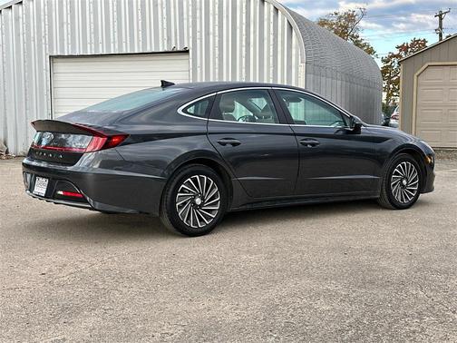 2023 Hyundai SONATA Hybrid SE