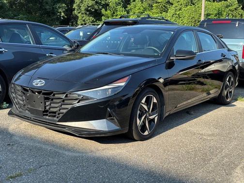 2022 Hyundai ELANTRA Limited