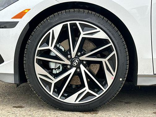 2025 Hyundai IONIQ 6 SEL