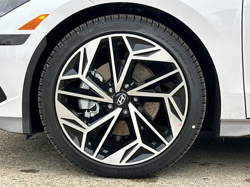 2025 Hyundai IONIQ 6 SEL