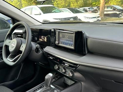 2025 Nissan Kicks S