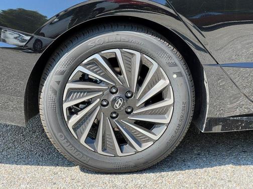 2025 Hyundai SONATA Hybrid Limited