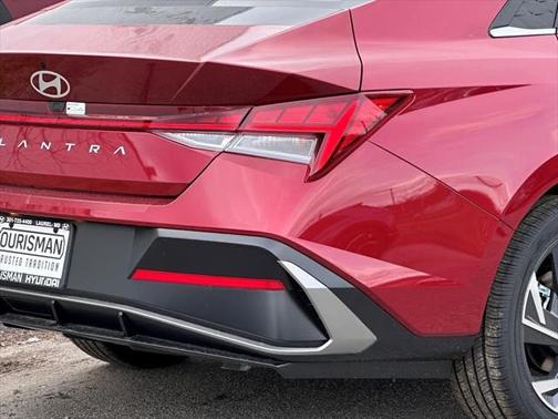 2025 Hyundai ELANTRA SEL